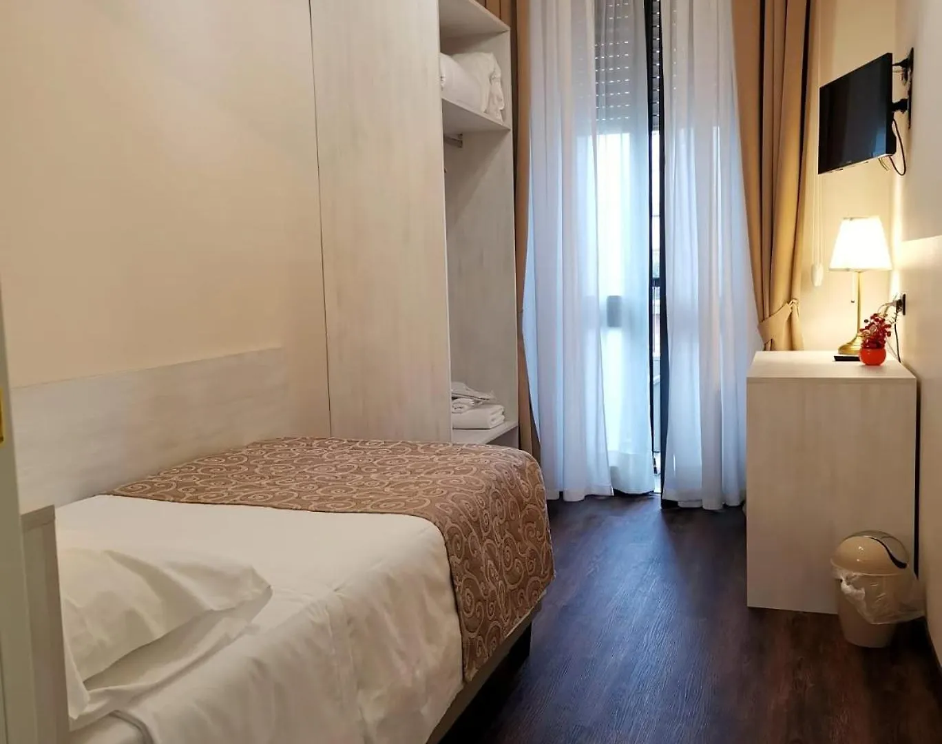 Guesthouse Central Station Group - Via Sammartini 15 Milan Guest house
