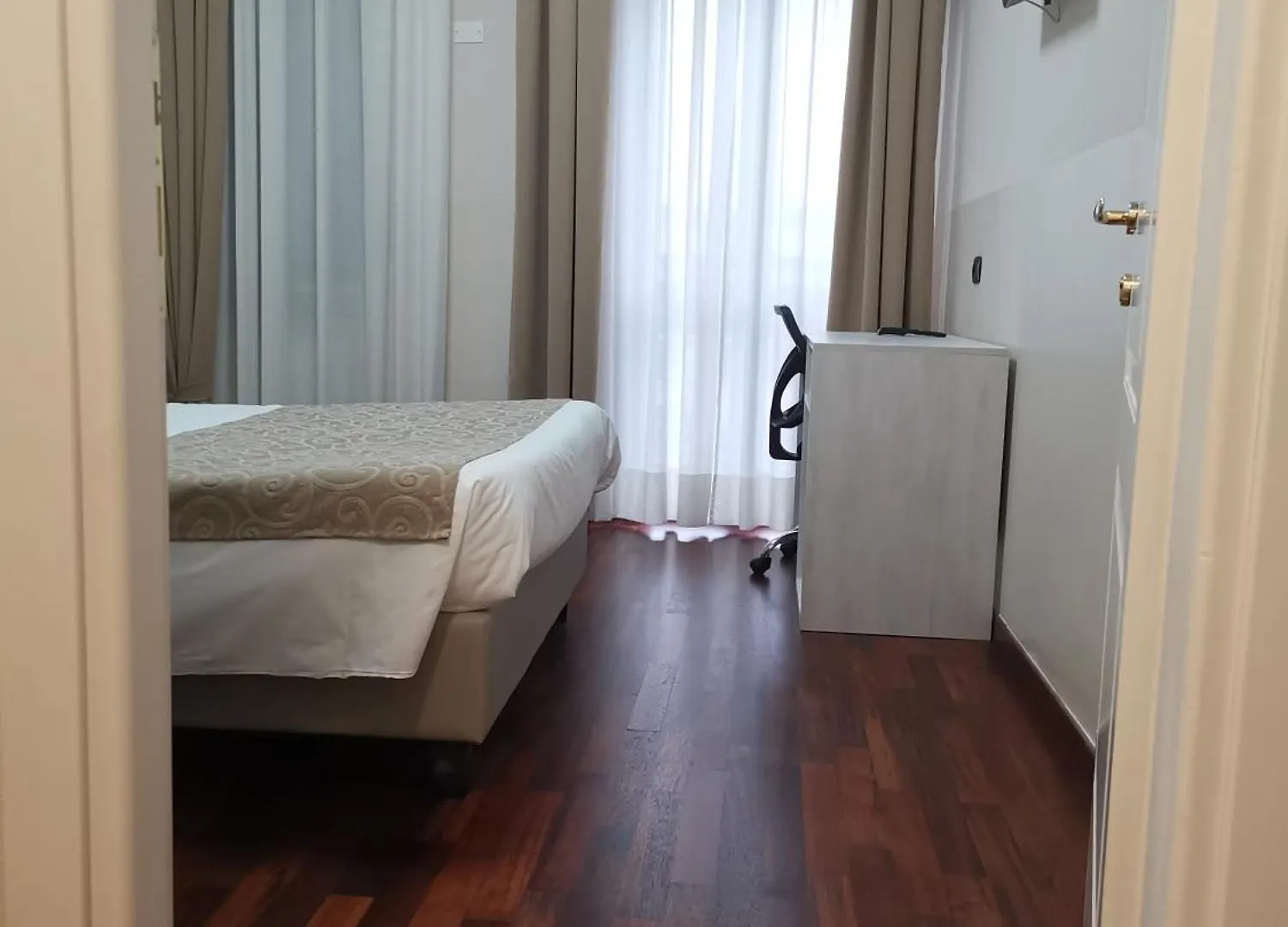 Guesthouse Central Station Group - Via Sammartini 15 Milan