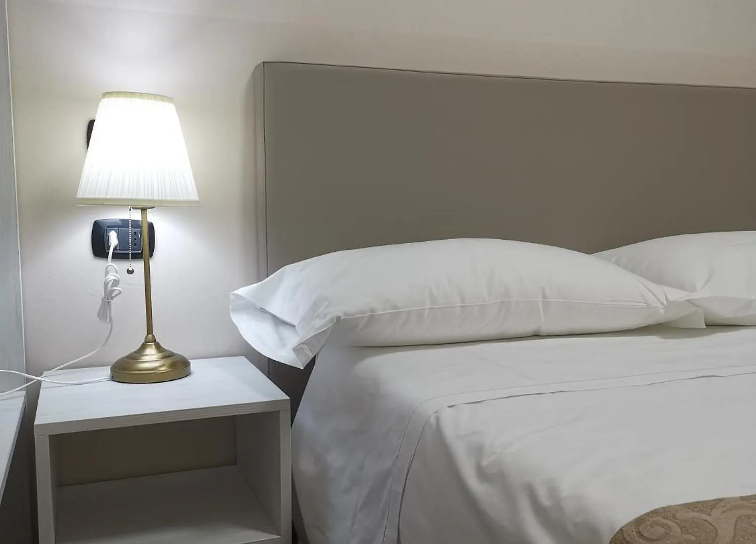 Guesthouse Central Station Group - Via Sammartini 15 Milan 0*,  Italy