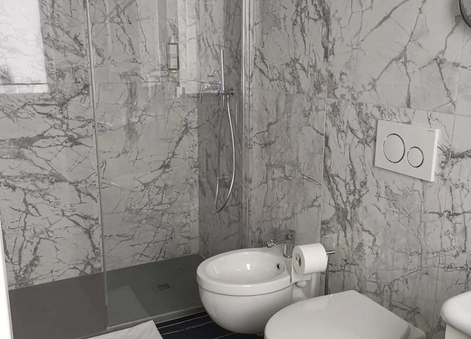 Guesthouse Central Station Group - Via Sammartini 15 Milan